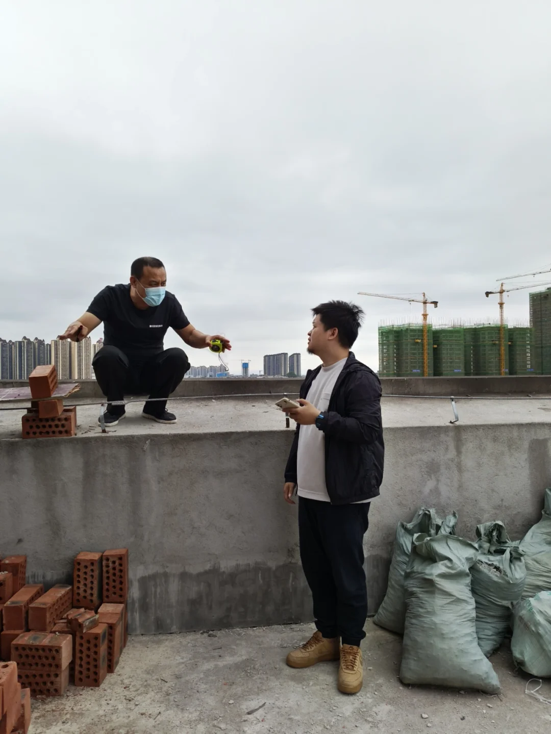 贴瓷砖的师傅会砌墙吗(贴瓷砖的师傅会砌墙吗视频) 贴瓷砖的师傅会砌墙吗(贴瓷砖的师傅会砌墙吗视频)